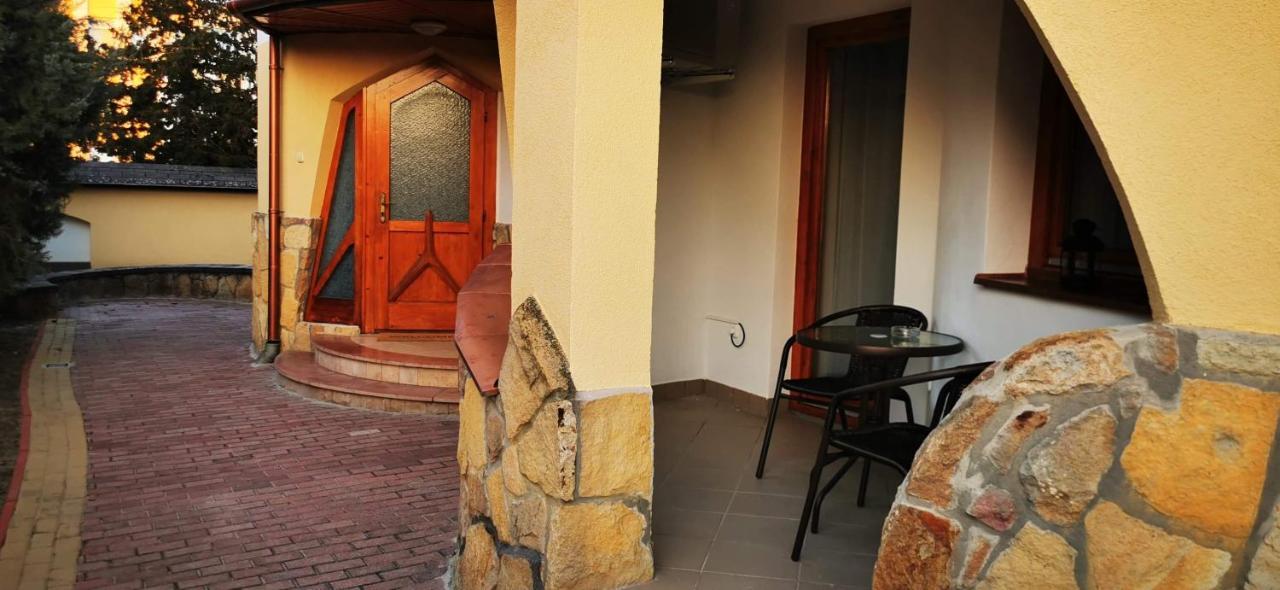 Pannonia Apartman Esztergom Exterior foto