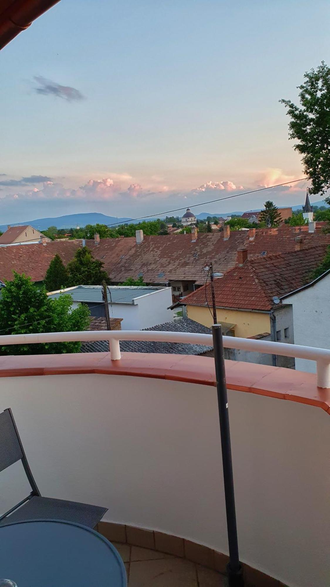 Pannonia Apartman Esztergom Habitación foto