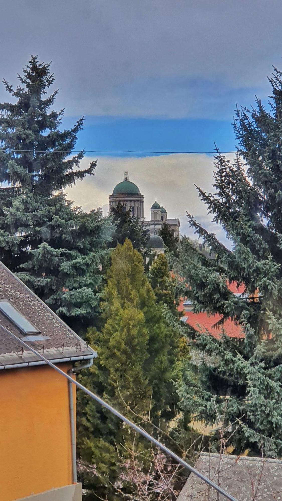 Pannonia Apartman Esztergom Habitación foto