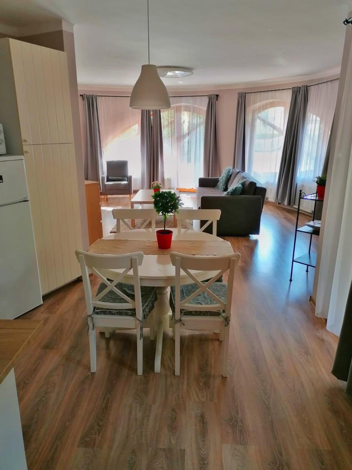Pannonia Apartman Esztergom Exterior foto