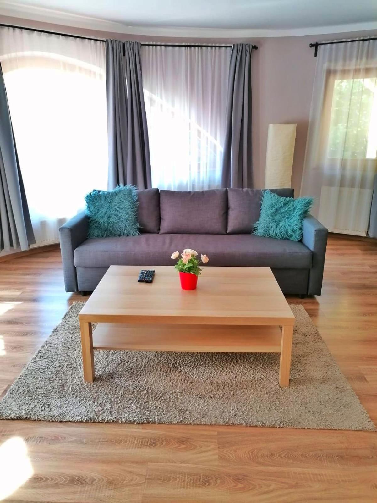 Pannonia Apartman Esztergom Exterior foto